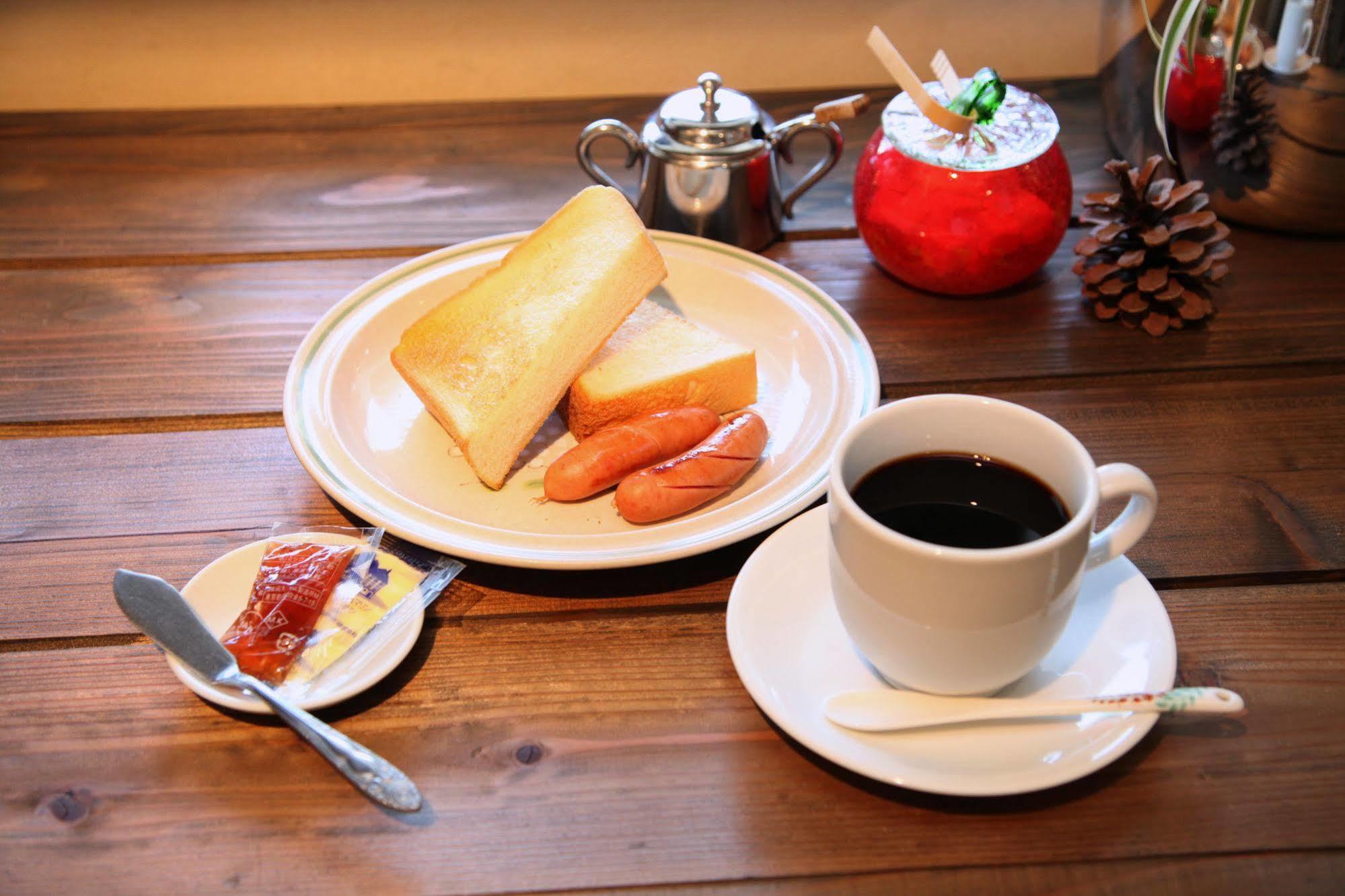Fujiyama Base Bed & Breakfast Фуджийошида Екстериор снимка