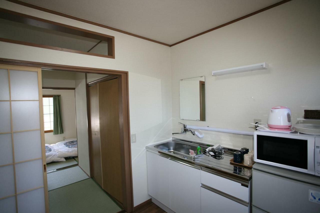 Fujiyama Base Bed & Breakfast Фуджийошида Екстериор снимка