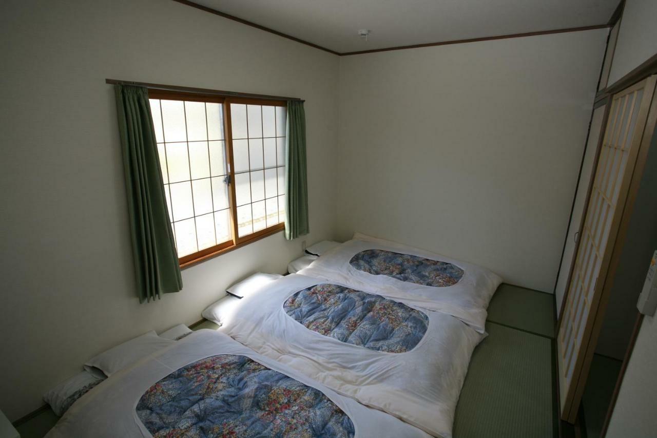 Fujiyama Base Bed & Breakfast Фуджийошида Екстериор снимка